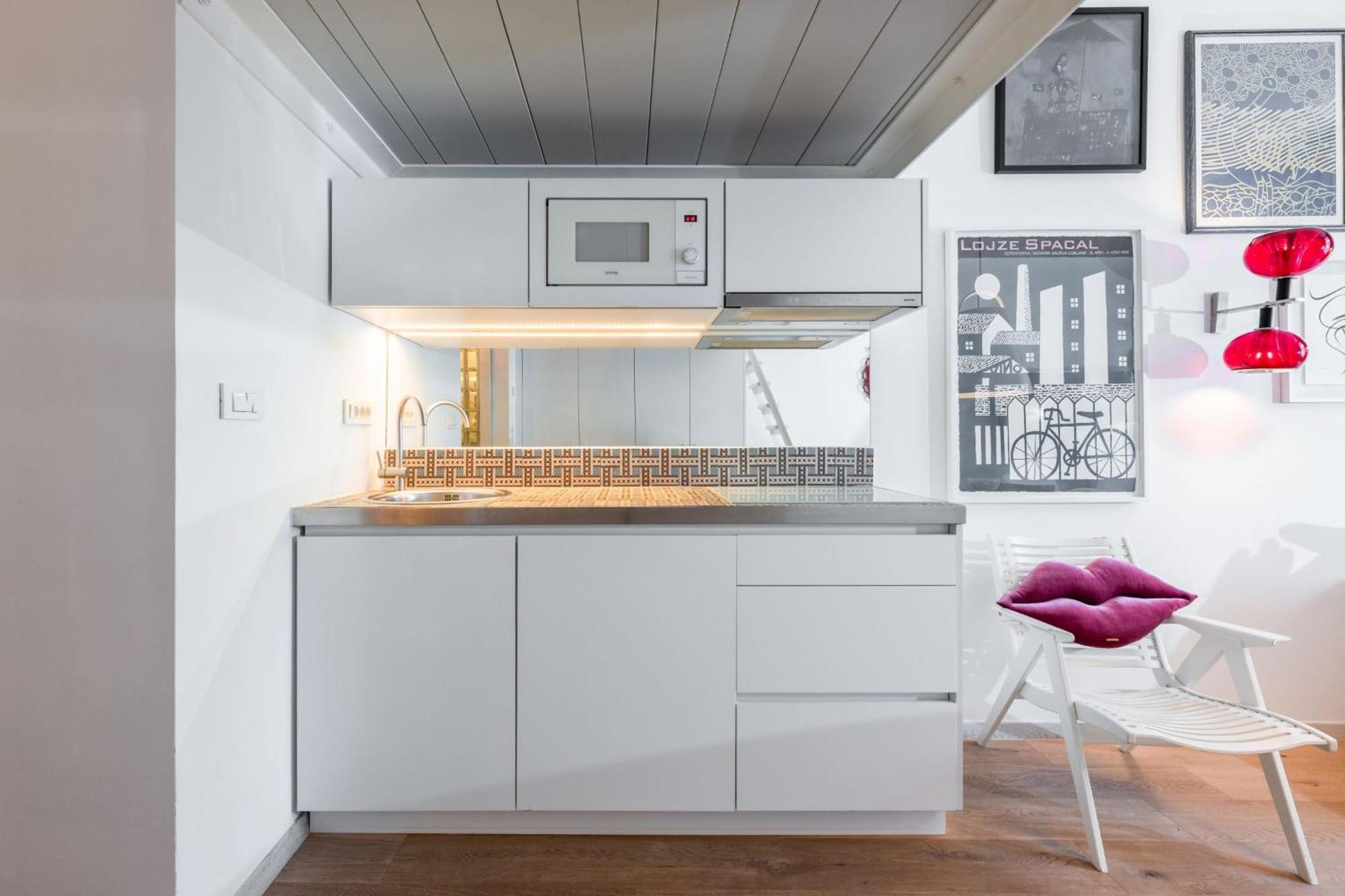 Tromostovje Apartments Ljubljana Exteriör bild